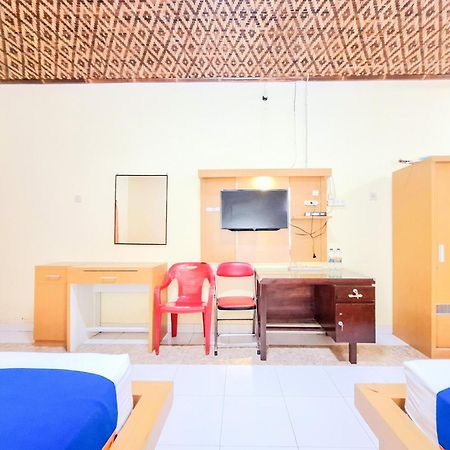 Hotel Family Syariah 1 Parangtritis Redpartner Exteriör bild